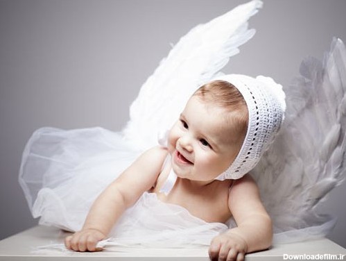 عکس با کیفیت از نوزاد خندان فرشته