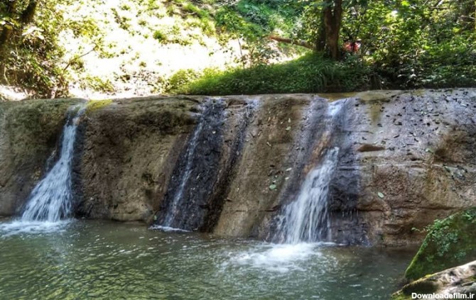 آبشار هفت تیرکن در جنگل لفور