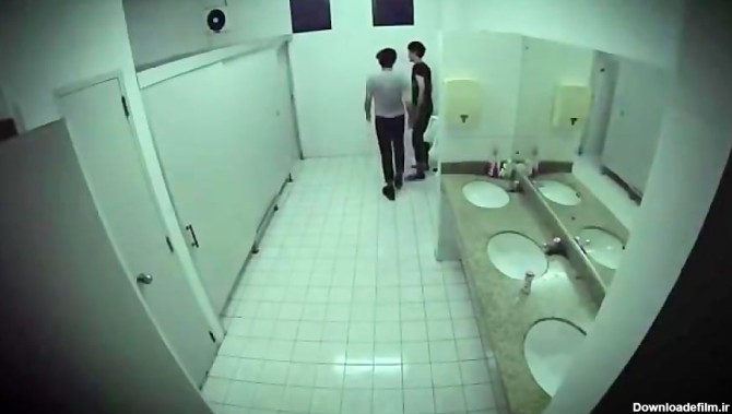 دوربین مخفی ترسناک در دستشویی عمومی