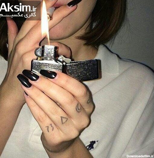 عکس سیگار کشیدن دختر پروفایل