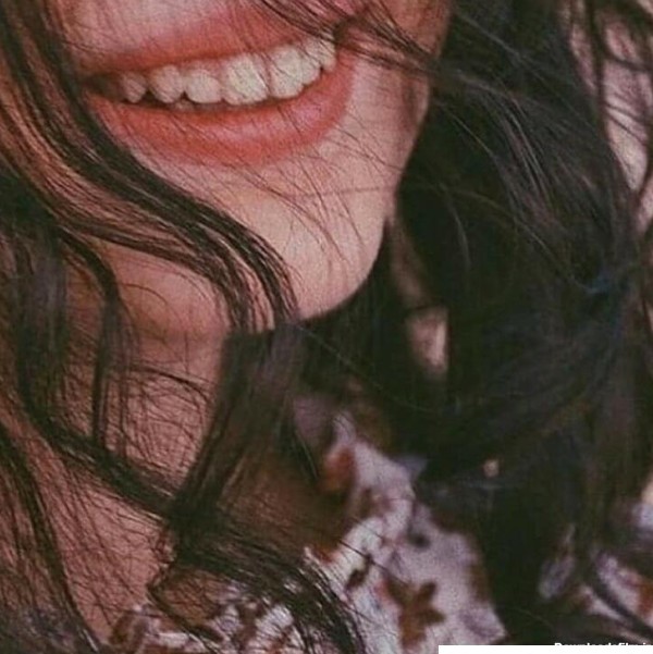 عکس لبخند تلخ دخترانه بدون متن ❤️ [ بهترین تصاویر ]