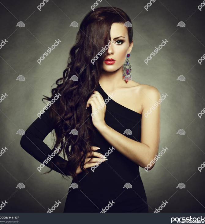 پرتره زن زیبا با لباس سیاه عکس مد 1461927