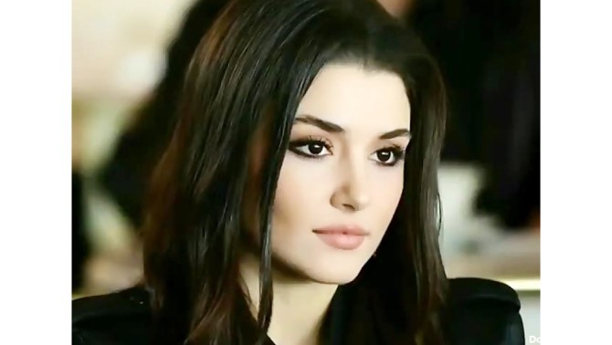 لباس های حسرت برانگیز  هانده ارچل ! + 5 عکس  محبوب ترین خانم بازیگر ترکیه !