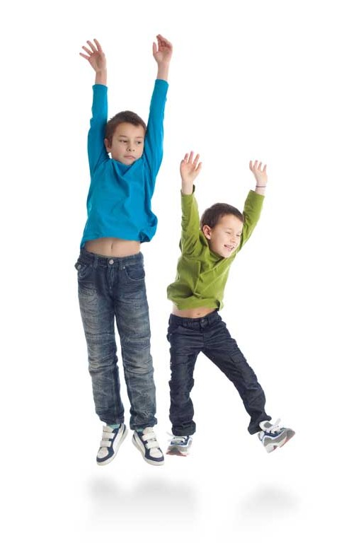 دانلود تصویر با کیفیت کودکان در حال شادی کردن