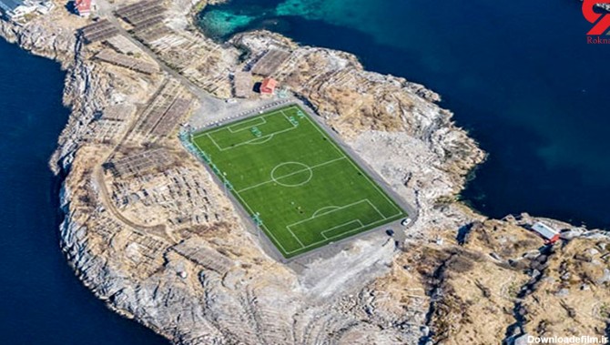 زیباترین زمین فوتبال جهان در این جزیره قرار دارد + عکس