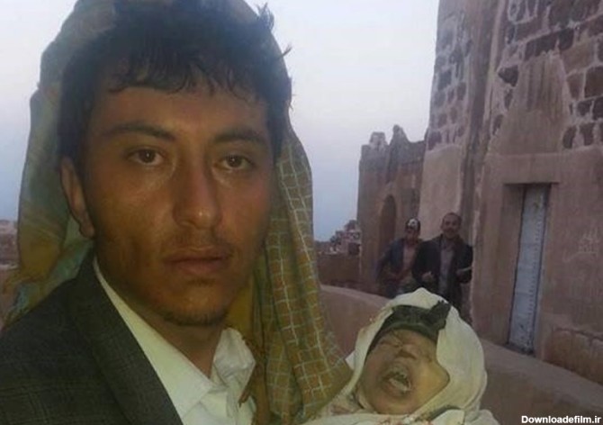 خواب ابدی نوزاد یمنی در آغوش پدر + تصویر - تسنیم