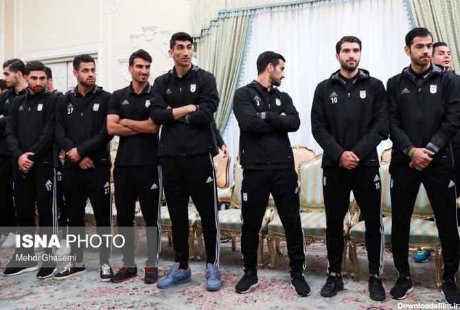 دیدار اعضای تیم ملی فوتبال با رییس جمهور / عکس یادگاری با روحانی (عکس)