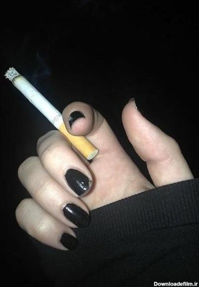 عکس دختر سیگار کشیدن