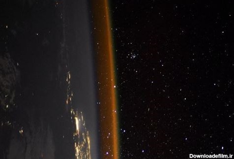 تصویر زیبای فضانورد ایستگاه فضایی از لبه کره زمین و فضا - تسنیم