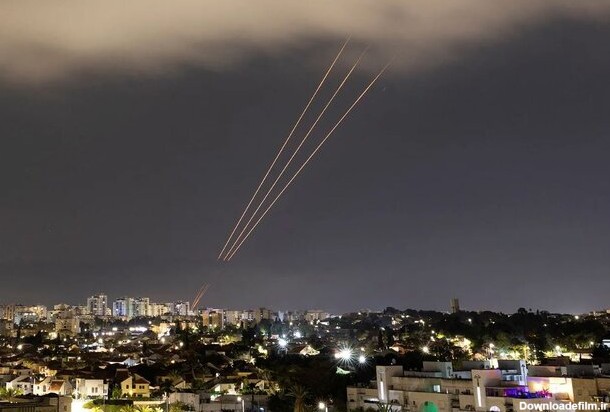 ببینید | تصاویر جدید از پرواز موشک‌های ایران در شب حمله به اسرائیل