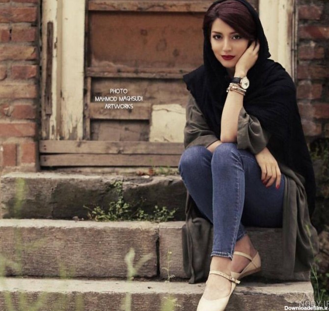 عکس دختر خوشتیپ ایرانی با کت و ساپورت
