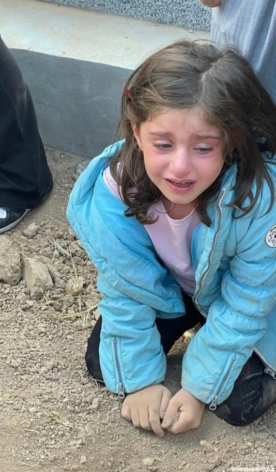 دختر فرشته احمدی که مادرش در آشوب های مهاباد کشته شد