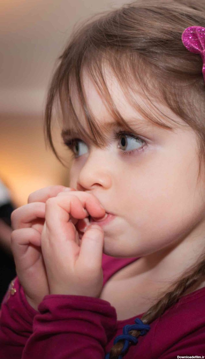 ناخن جویدن: روش های درمان | چیستا کودک