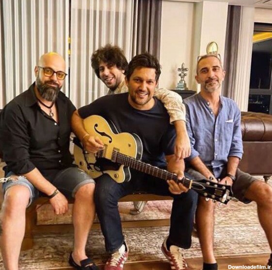 فرارو | (تصویر) ژست خاص حامد بهداد با گیتار در کنار دوستان ...
