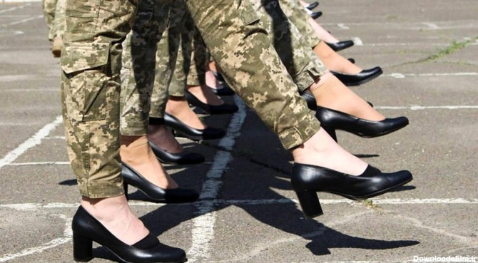 باور نمی‌کنید اینها کفش‌های نظامیان زن اوکراینی باشد! + تصاویر