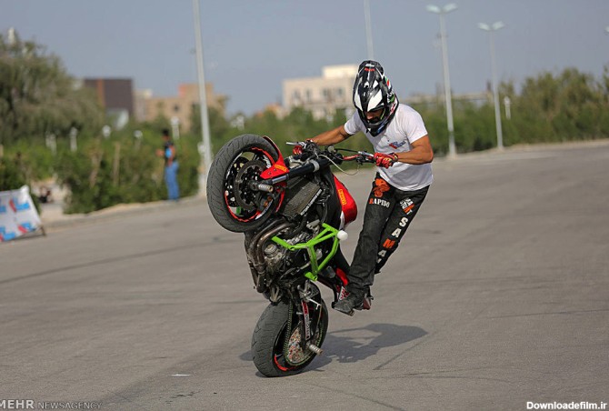 Mehr News Agency - Motorcycle Stunt Riding