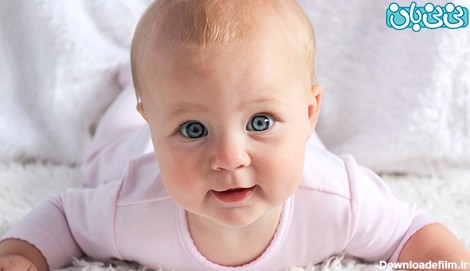 نوزاد پنج ماهه چه توانایی هایی دارد؟