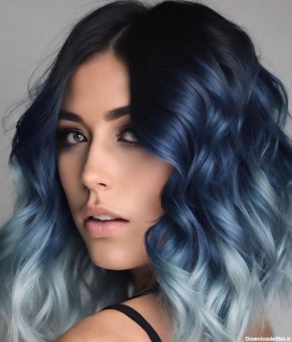 مدل جذاب هایلایت موی آبی زیبا