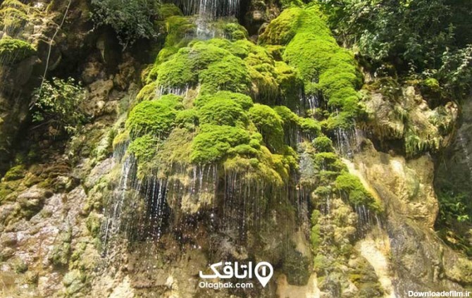 آبشار "حرام او" در حال ریزش از کوه