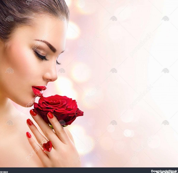 زن زیبایی با گل رز قرمز مد مدل دختر فاطمه پرتره با رز قرمز در دست ...