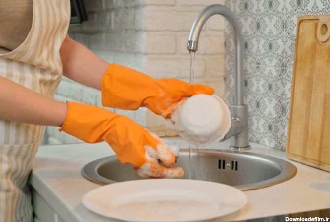 ظرف شستن و اشتباهات شستن ظروف با دست و ماشین ظرفشویی