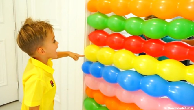 برنامه کودک ولاد و نیکی - بازی با بادکنک های رنگی -سرگرمی کودک