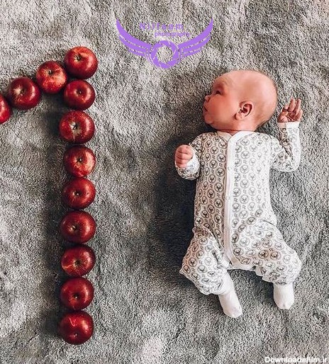 عکس یک ماهگی نوزاد با میوه