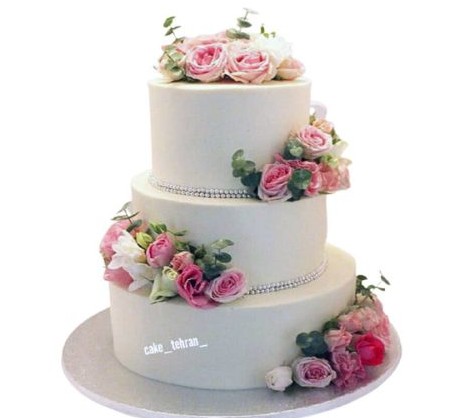 کیک عقد و عروسی با گل طبیعی