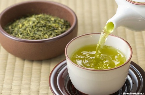 16 خطر مهم مصرف زیاد چای سبز • دیجی‌کالا مگ