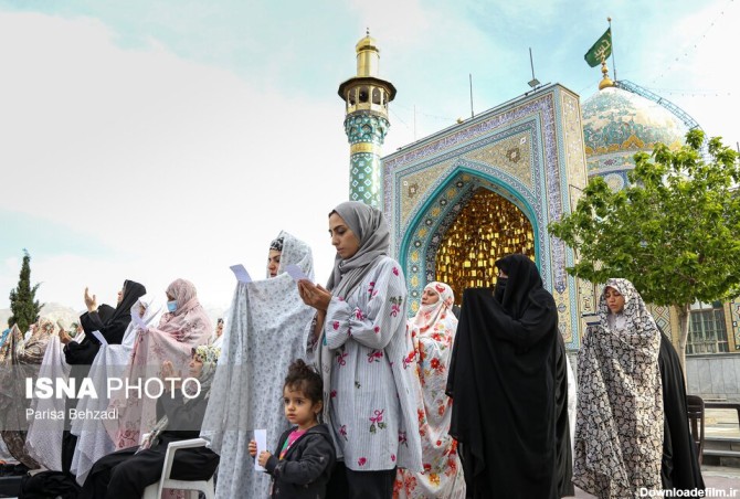 نماز عید سعید فطر در شمال و جنوب تهران (عکس)