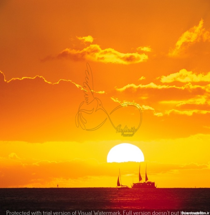 طرح پوستر دیواری غروب خورشید و کشتی در دریا - اینفینیتی چاپ