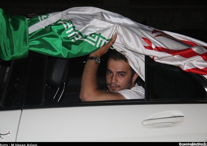 شادی مردم تهران پس از پیروزی تیم ملی فوتبال