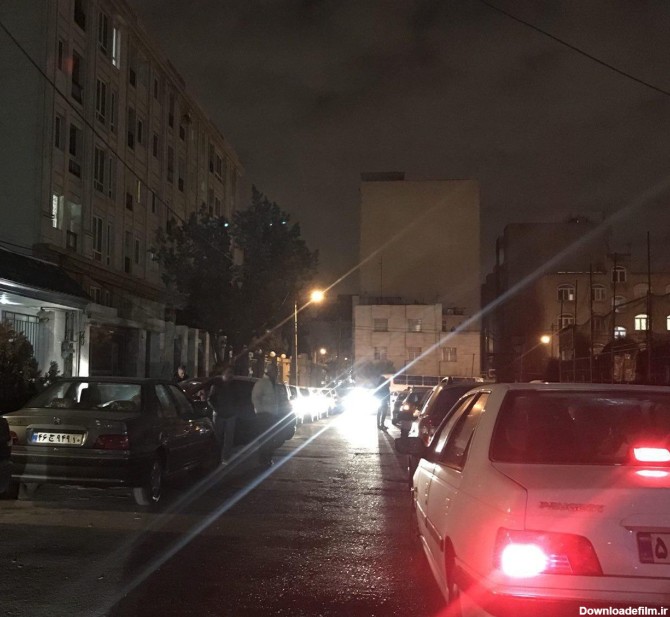 پس از زلزله ۴.۲ ریشتری، مردم تهران به خیابان‌ها ریختند/ عکس ...