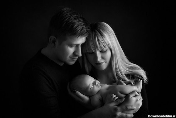 عکس نوزاد با مادر - عکاسی سیاه سفید پدر، مادر و نوزاد در ...