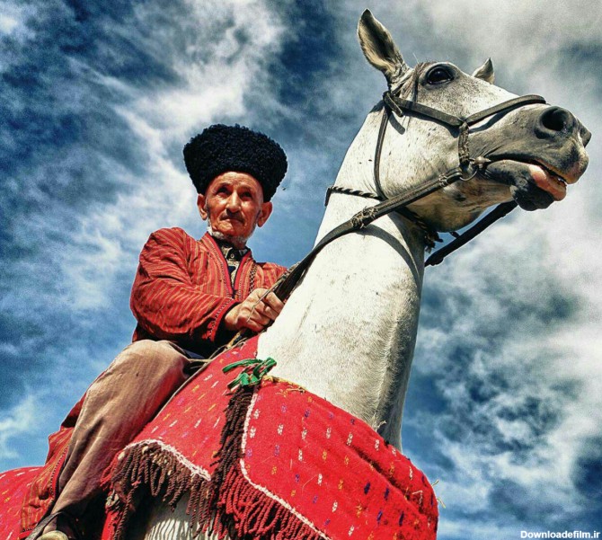 آخرین خبر | مرد ترکمن سوار بر اسب اصیل ایرانی