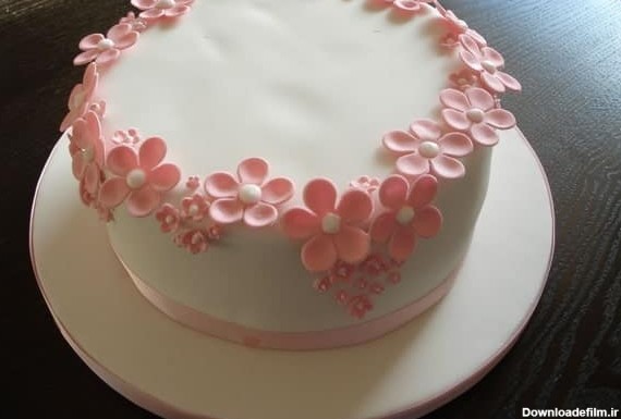 تزیین کیک با شکوفه
