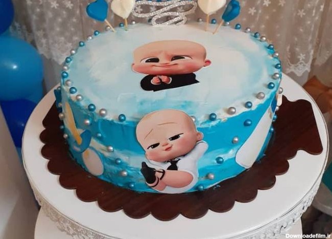عکس بچه روی کیک
