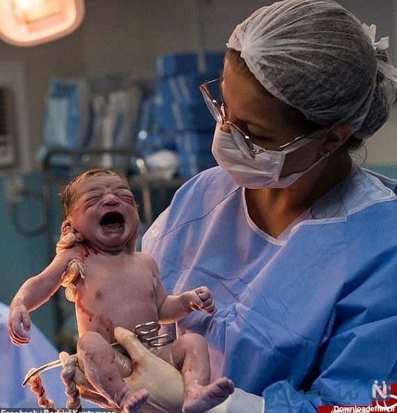 نوزاد تازه متولد شده | تصاویری از نگاه جالب نوزاد به پرستار ...