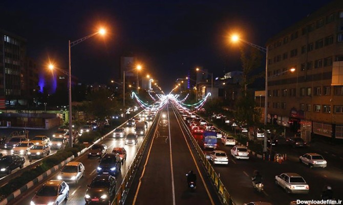 عکس خیابان شلوغ در شب