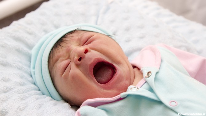 گریۀ بی‌دلیل و راهکارهای آرام کردن آن در نوزادان
