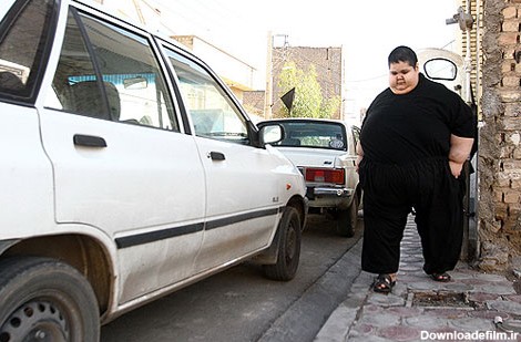 فرارو | (تصاویر) اهدا لباس علی دایی به چاق ترین پسر ایرانی