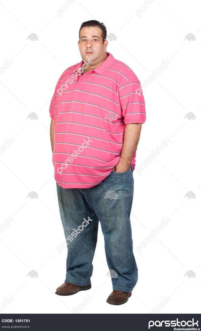 مرد چاق با پیراهن صورتی جدا شده در پس زمینه سفید 1501781