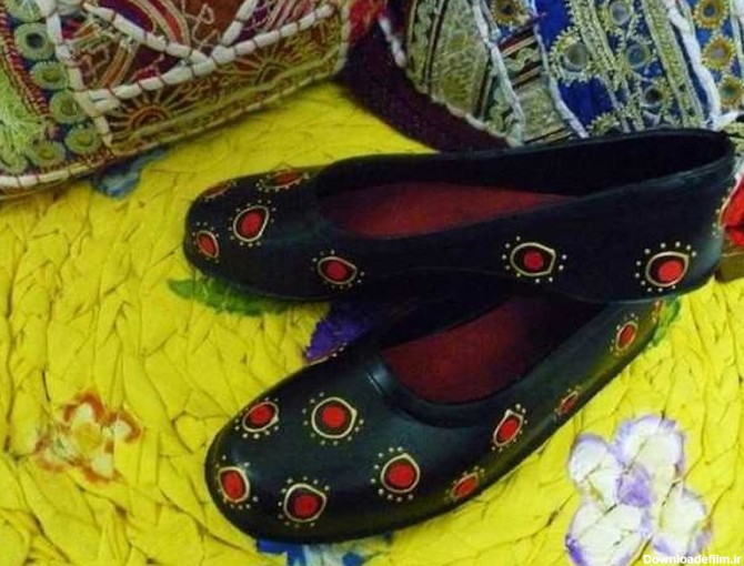 کفش گالش گیلان؛ پلاستیکی انعطاف پذیر مناسب فصل پاییز زمستان - آراد برندینگ