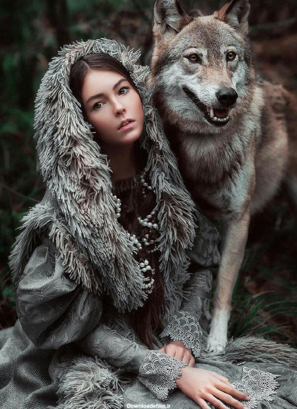 عکس پروفایل دختر زیبا در کنار حیوان گرگ وحشی