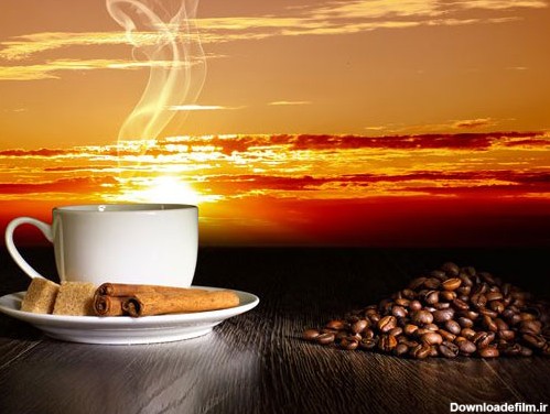 عکس با کیفیت از قهوه داغ در غروب آفتاب