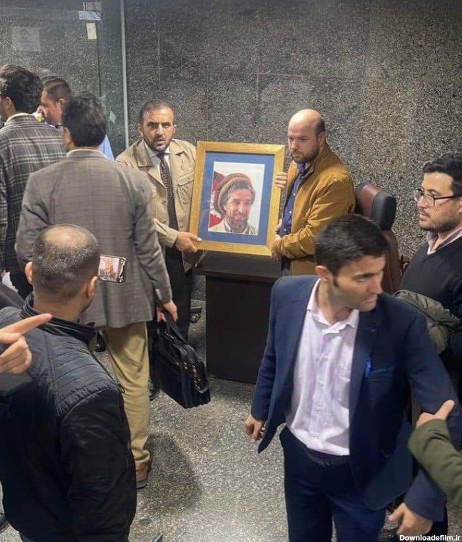 اولین عکس طالبان در سفارت ایران/حذف قاب احمدشاه مسعود - فردای اقتصاد