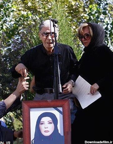 تصویر:خواننده نامدار بر سر مزار فرزند - جدیدترین اخبار ایران ...