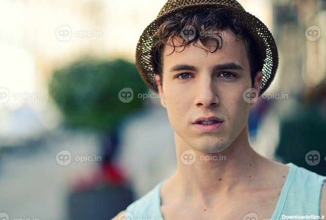 دانلود عکس مدل مرد جوان خوش تیپ جذاب مد شهری | اوپیک