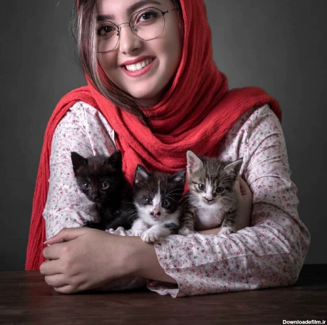 سلفی زیبای خانم بازیگر ایرانی با 3 بچه گربه + عاشقانه دوستشان دارد!