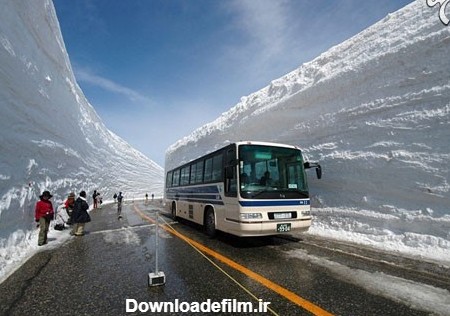 جاده محصور بین برف در ژاپن (+عکس)